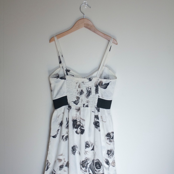 Cream dress with black rose print - Picture 2 of 7